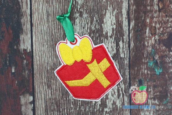 Charming Christmas Embroidery for Handmade Gifts